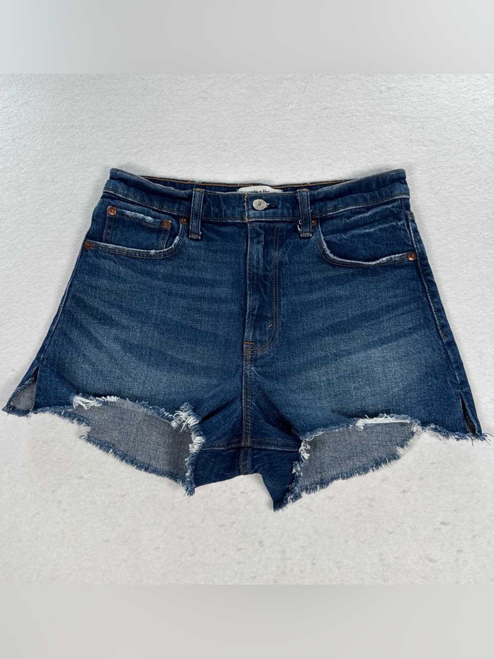 Abercrombie Fitch The Cut Off High Rise Jean Shorts Womens Size 4 Dark Wash Raw